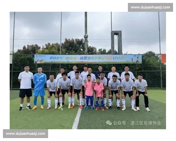 银杏杯燃动蓉城！2025 成都社区足球总决赛开幕
